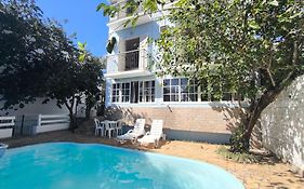 Cantinho das serestas em suítes e flats com piscina